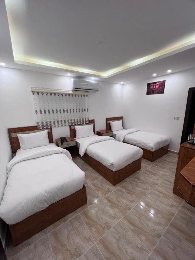 Petra Family Hotel Wadi Musa Exterior photo